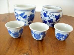 GROUP OF 5 DIFFERENT SIZE BLUE & WHITE BOWLS.